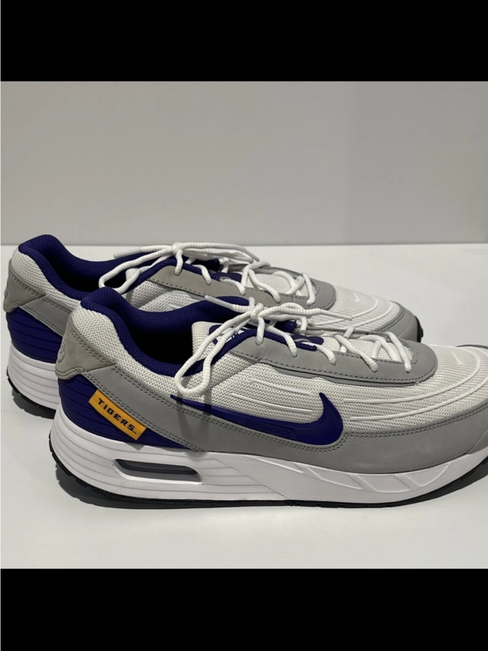 Nike LSU Air Max Verse Men’s White & Gray Low-Top Sneakers LSU - Picture 2 of 9